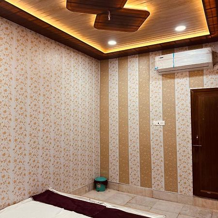 Hotel Raju Homestay Ayodhya 150 Meters From Shree Ram Janmbhoomi Temple 200 Meters From Ayodhya Dham Railway Station Exteriér fotografie
