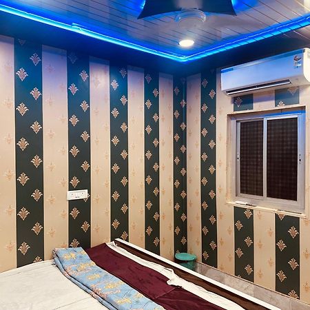 Hotel Raju Homestay Ayodhya 150 Meters From Shree Ram Janmbhoomi Temple 200 Meters From Ayodhya Dham Railway Station Exteriér fotografie