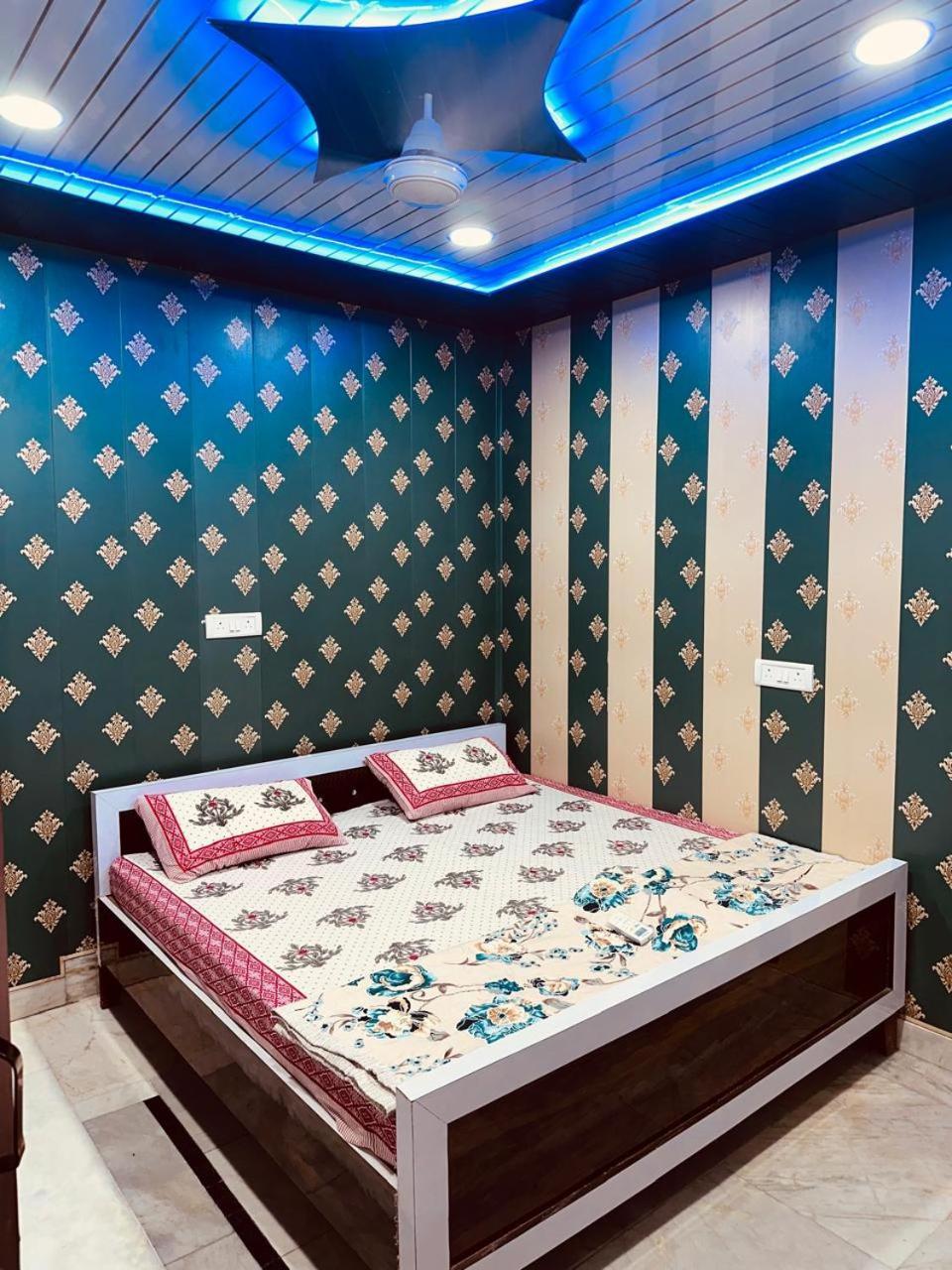 Hotel Raju Homestay Ayodhya 150 Meters From Shree Ram Janmbhoomi Temple 200 Meters From Ayodhya Dham Railway Station Exteriér fotografie