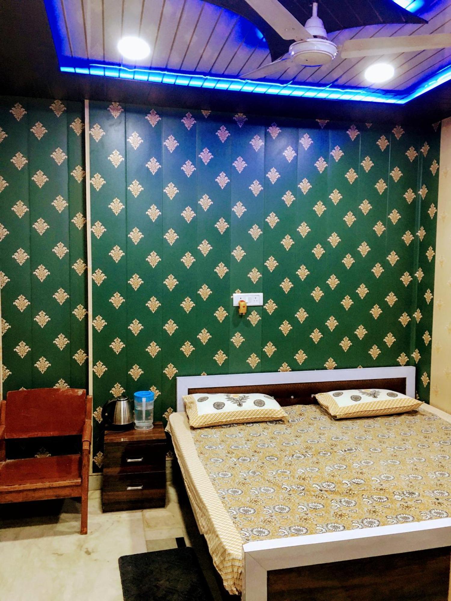 Hotel Raju Homestay Ayodhya 150 Meters From Shree Ram Janmbhoomi Temple 200 Meters From Ayodhya Dham Railway Station Exteriér fotografie