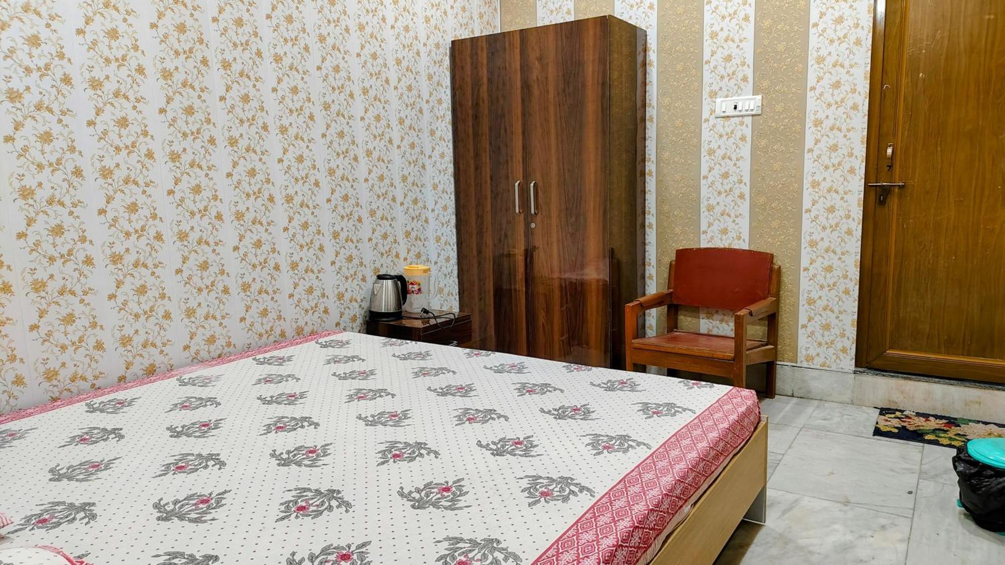 Hotel Raju Homestay Ayodhya 150 Meters From Shree Ram Janmbhoomi Temple 200 Meters From Ayodhya Dham Railway Station Exteriér fotografie