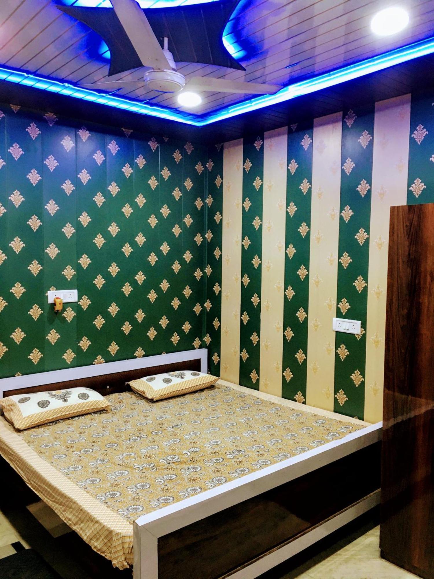 Hotel Raju Homestay Ayodhya 150 Meters From Shree Ram Janmbhoomi Temple 200 Meters From Ayodhya Dham Railway Station Exteriér fotografie