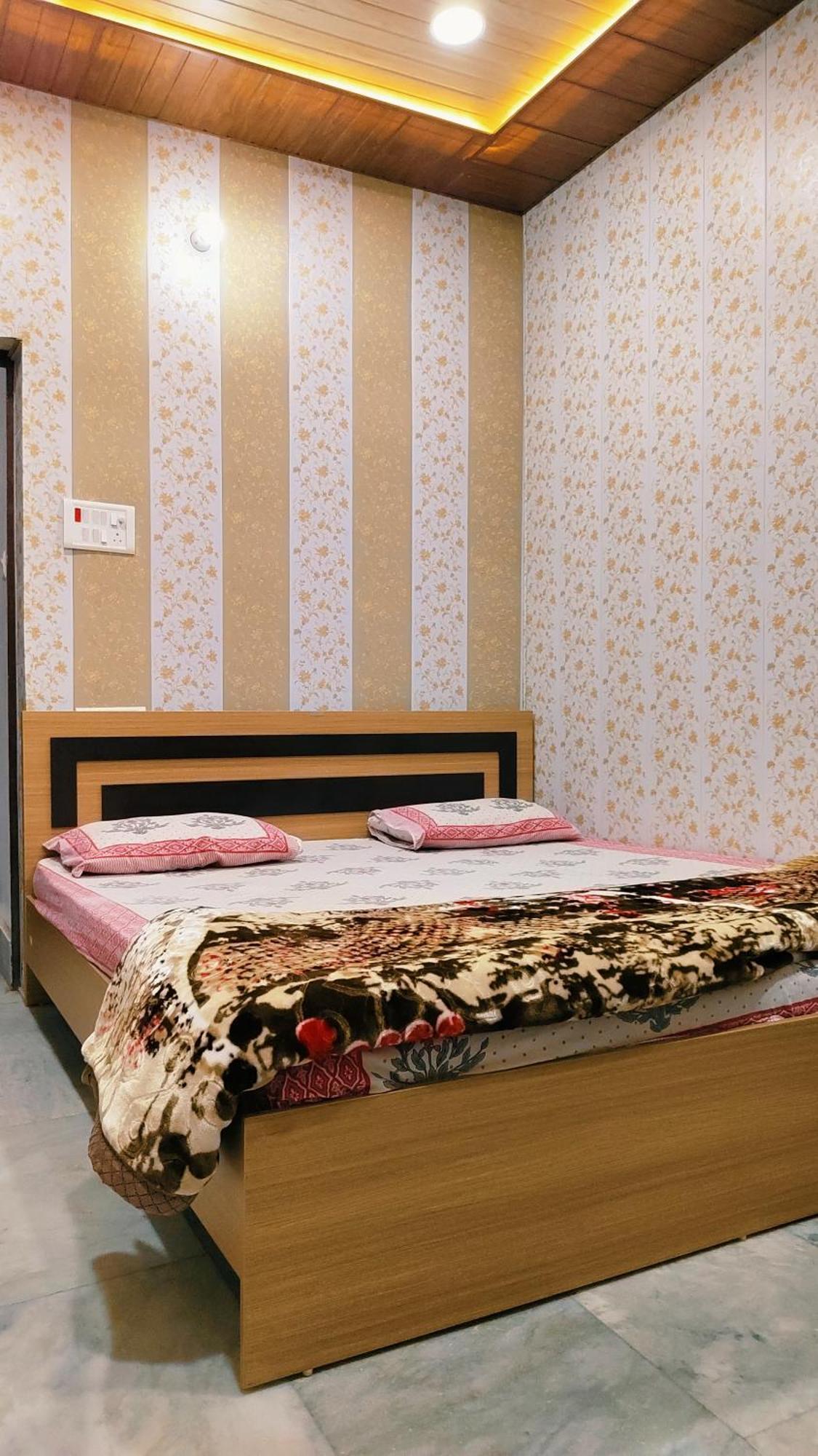 Hotel Raju Homestay Ayodhya 150 Meters From Shree Ram Janmbhoomi Temple 200 Meters From Ayodhya Dham Railway Station Exteriér fotografie