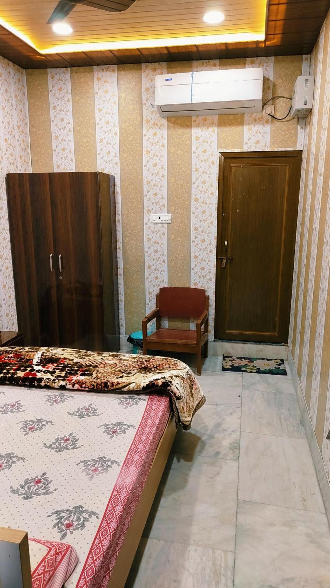 Hotel Raju Homestay Ayodhya 150 Meters From Shree Ram Janmbhoomi Temple 200 Meters From Ayodhya Dham Railway Station Exteriér fotografie