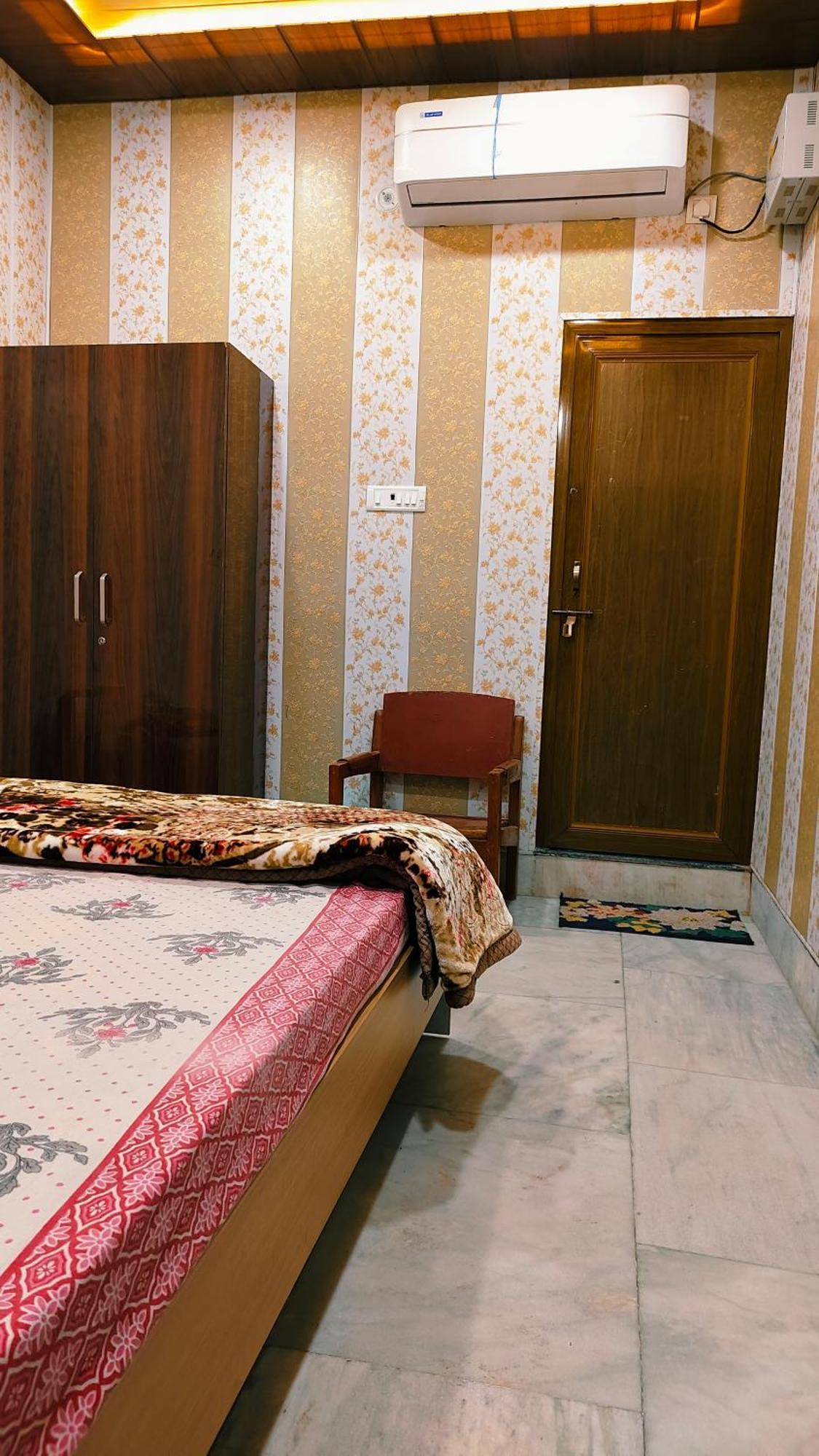 Hotel Raju Homestay Ayodhya 150 Meters From Shree Ram Janmbhoomi Temple 200 Meters From Ayodhya Dham Railway Station Exteriér fotografie