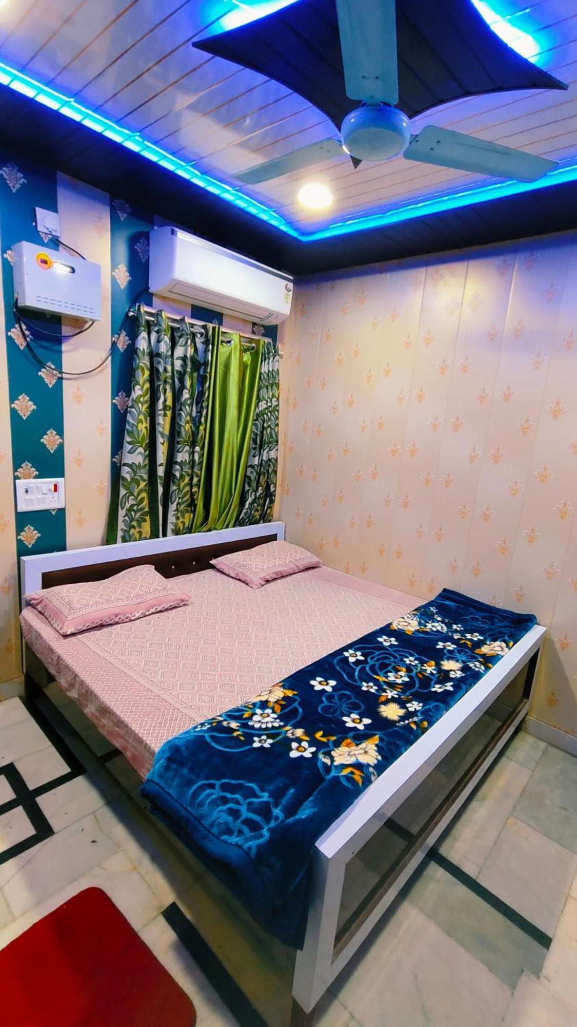 Hotel Raju Homestay Ayodhya 150 Meters From Shree Ram Janmbhoomi Temple 200 Meters From Ayodhya Dham Railway Station Exteriér fotografie