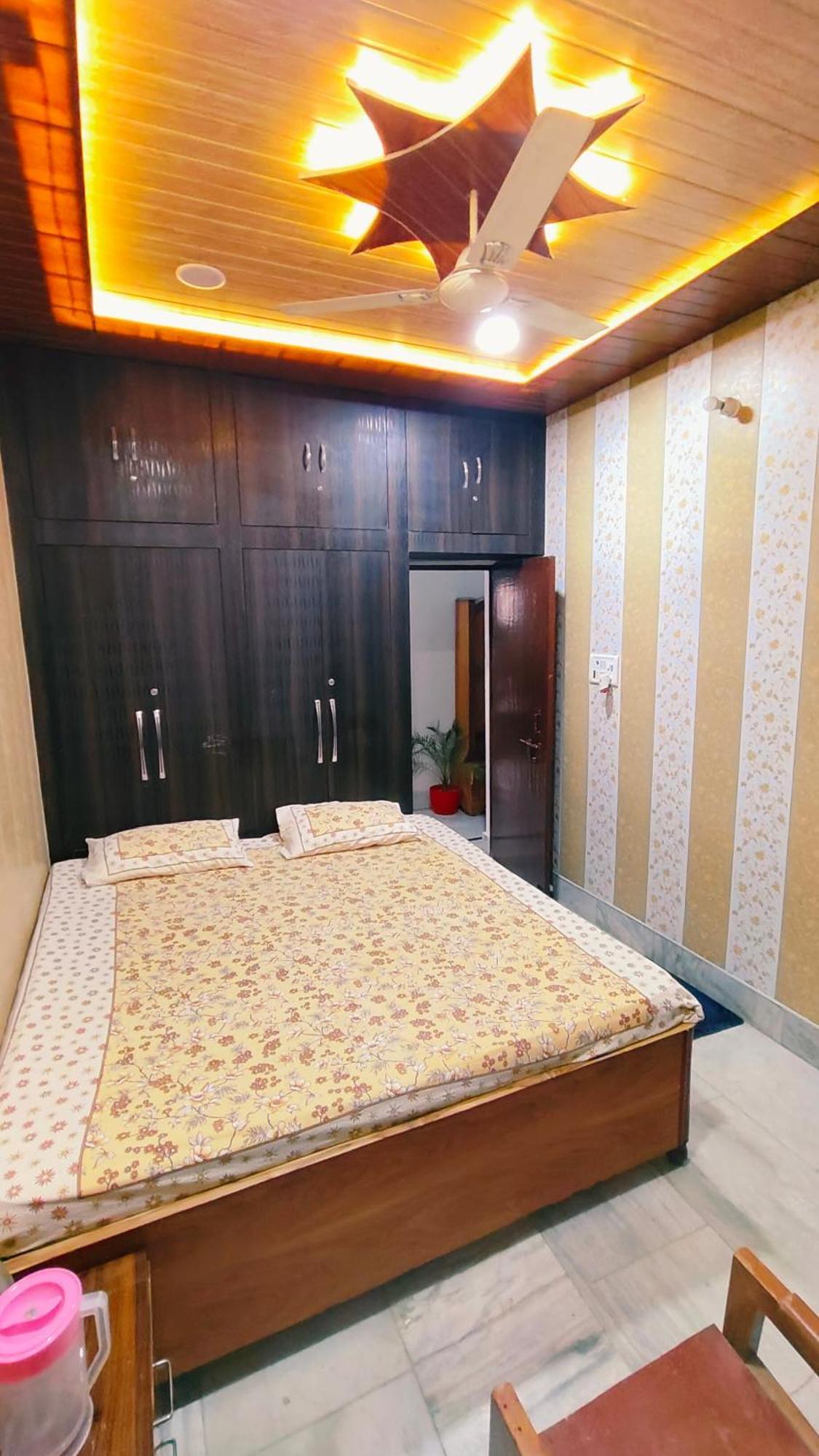 Hotel Raju Homestay Ayodhya 150 Meters From Shree Ram Janmbhoomi Temple 200 Meters From Ayodhya Dham Railway Station Exteriér fotografie