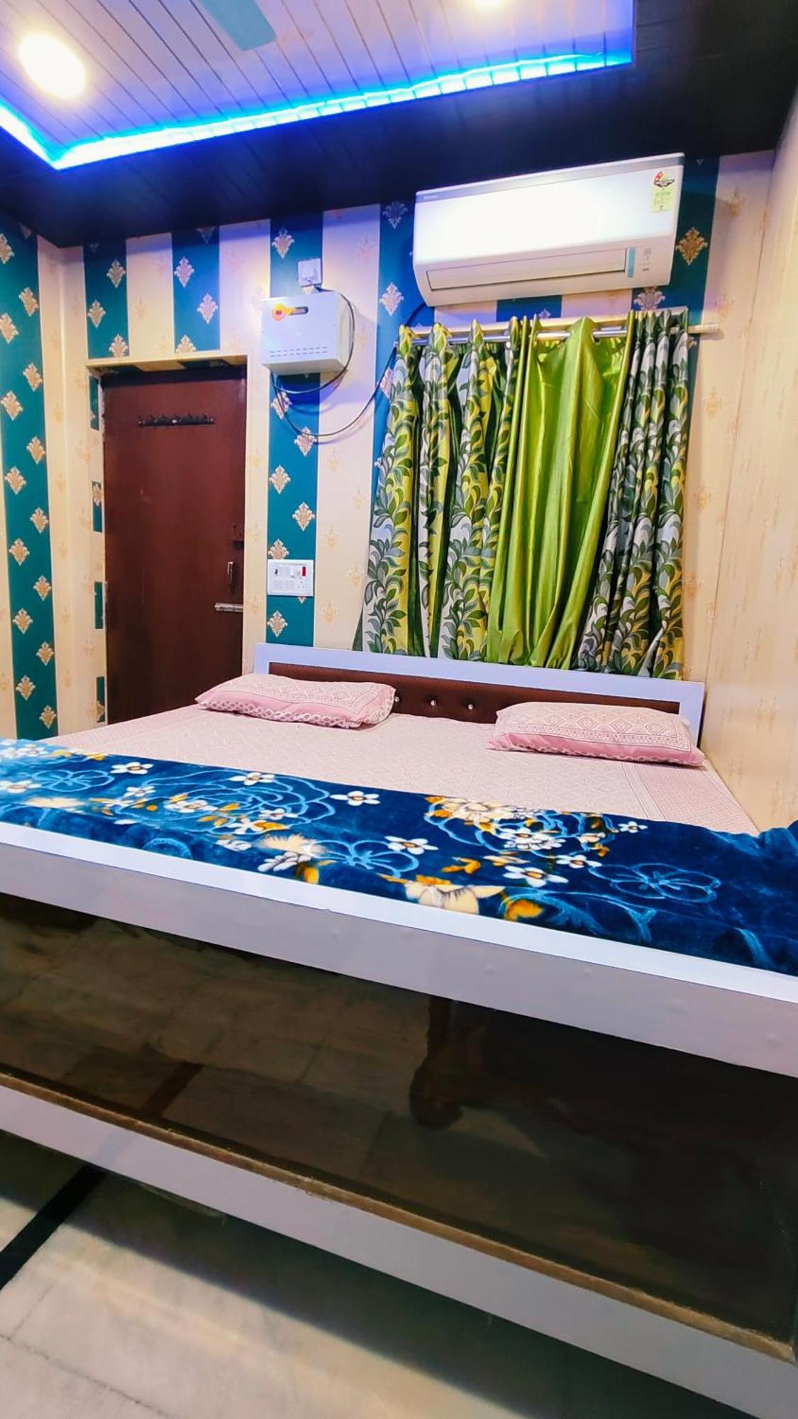 Hotel Raju Homestay Ayodhya 150 Meters From Shree Ram Janmbhoomi Temple 200 Meters From Ayodhya Dham Railway Station Exteriér fotografie